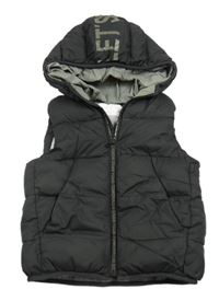 Antracitová šusťáková zateplená vesta s kapucí Zara