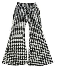 Čierno-biele vzorované flare nohavice shein