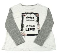 Bílo-šedé triko s květinami a nápisem