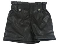 Černé koženkové kraťasy s gombíky River Island