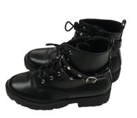 Nové - Čierne koženkové kotnikové topánky s cvokmi  Primark vel.35