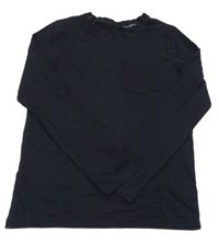 Tmavomodré tričko s vreckom