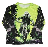 Zeleno-černé triko s motorkářem 
