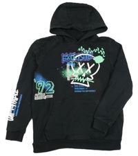 Čierna mikina s nápismi a kapucňou George