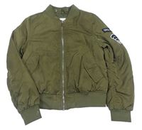 Tmavokhaki šusťákový jarní zateplený bomber s nášivkami a růžemi a nápisy H&M