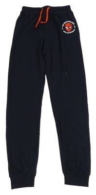 Tmavomodoré tepláky se Spidermanem 