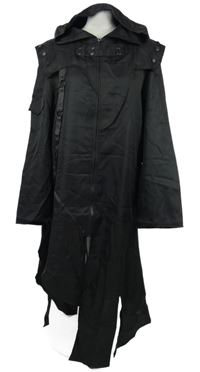 Dámský černý kabát s cípy a kapucí 