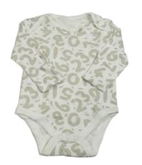 Biele body s číslami