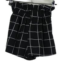 Dámske čierno-biele kockované sukňové kraťasy