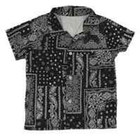 Čierno-biela vzorovaná ľahká košeľa