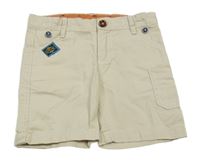 Světlebéžové plátěné kraťasy s nášivkou a kapsou