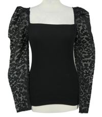 Dámska čierna blúzka s organzovými vzorovanymi rukávy zn. New Look