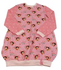 Růžovo-světlerůžové teplákové šaty s holčičkou a srdíčky 