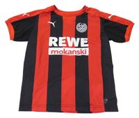 Červeno-černý pruhovaný fotbalový dres s nápisom Puma