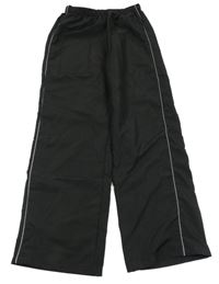 Černé šusťákové sportovní kalhoty s pruhem SHEIN