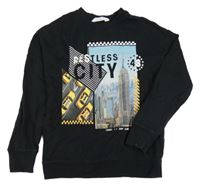 Čierna mikina s mrakodrapy a taxi H&M