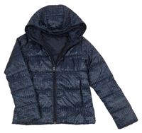 Tmavomodrá vzorovaná šusťáková zateplená bunda s kapucí Pepperts