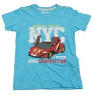 Modré tričko s autom