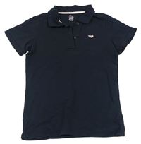 Tmavomodré polo tričko s výšivkou TCM