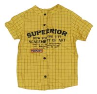 Žlto-čierna kockovaná košeľa s nápisom