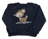 Tmavomodrý chlpatý sveter s kolouškem z flitrů M&Co.