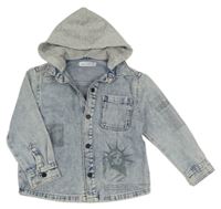 Svetlomodrá rifľová košeľová bunda s obrázkami a teplákovou kapucňou zn. Zara