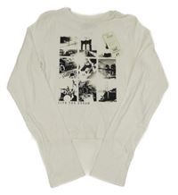 Nové - Bílé crop triko s obrázky Peacocks