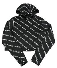 Čierna športová crop mikina s nápismi a kapucňou