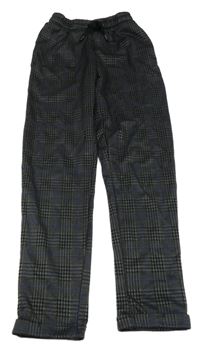 Tmavošedo-čierno-modré kockované teplákové nohavice