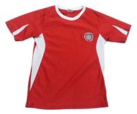 Červeno-biele športové tričko s nášivkou
