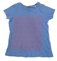 Světlemodré tričko s růžovým vzorem 