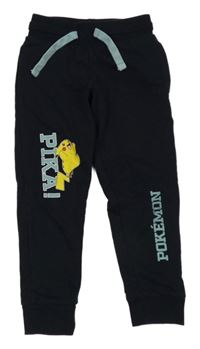 Tmavomodré tepláky s Pikachu 