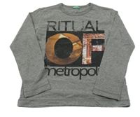 Sivé tričko s nápisom Benetton