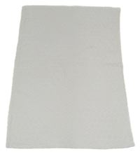 Bílá chlupatá puntíkatá deka