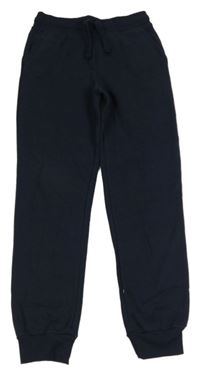 Černé tepláky s písmenky George