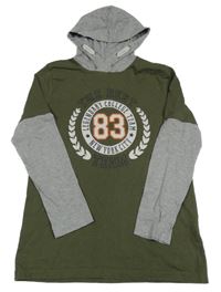 Kaki-sivé tričko s číslom a nápismi a kapucňou YIGGA