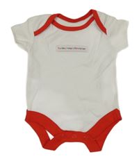 Biele body s nápisom George