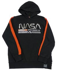 Čierna mikina s Nasa a kapucňou