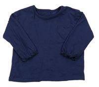 Tmavomodré tričko so srdiečkom George