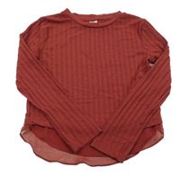 Karmínové žebrované úpletové triko s šifonovým volánkem 