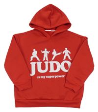 Červená tepláková mikina s judisty a kapucňou