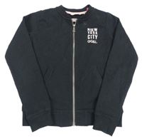 Čierna prepínaci mikina s nápismi