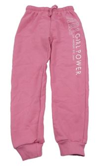 Růžové tepláky s nápisem 