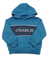 Modrá mikina s nápisom a kapucňou