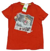 Červené tričko s potlačou s tigrom F&F