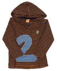 Skořicovo-tmavomodré pruhované tričko s číslom a kapucňou Pusblu