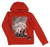 Červená mikina s nápisy a kapucí X-mail