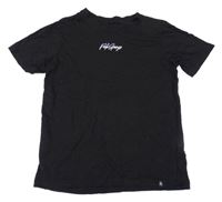 Čierne tričko s nápisom Chapter young