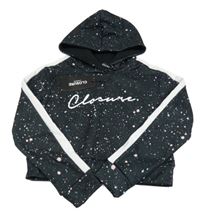 Nové - Černo-bílá crop mikina s flíčky, logem a kapucí 