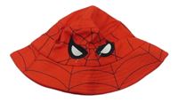 Červený klobúk so Spidermanem